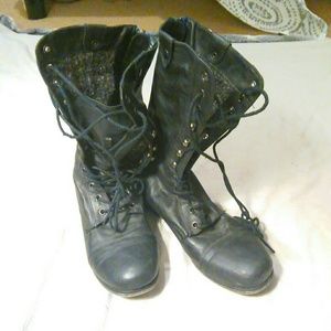Ankle black leather combat boots color zip